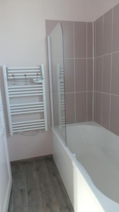 Maison 4 Chambres 12 Pers A 2,8Km Du Circuit Et Proche Bouleries Jump Le Mans Exterior photo